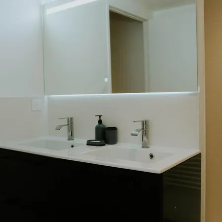 La Roseraie - Comfortable 4 Bedroom For 6 Διαμέρισμα Σολέ