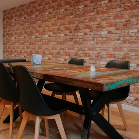 La Roseraie - Comfortable 4 Bedroom For 6 Διαμέρισμα
