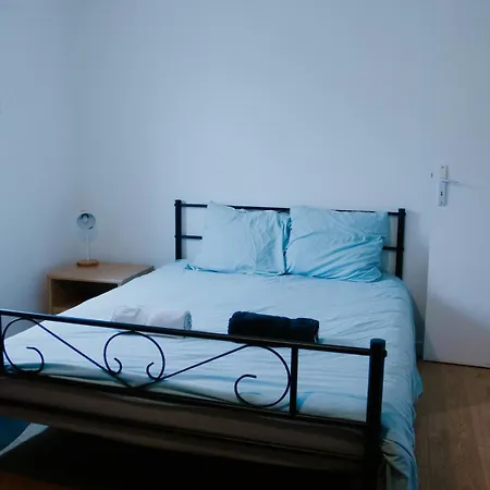 Διαμέρισμα La Roseraie - Comfortable 4 Bedroom For 6 *