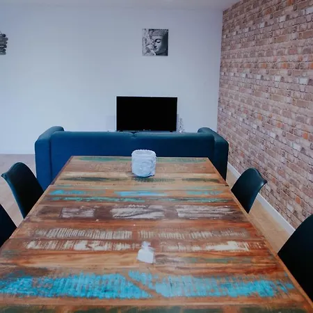 La Roseraie - Comfortable 4 Bedroom For 6 *